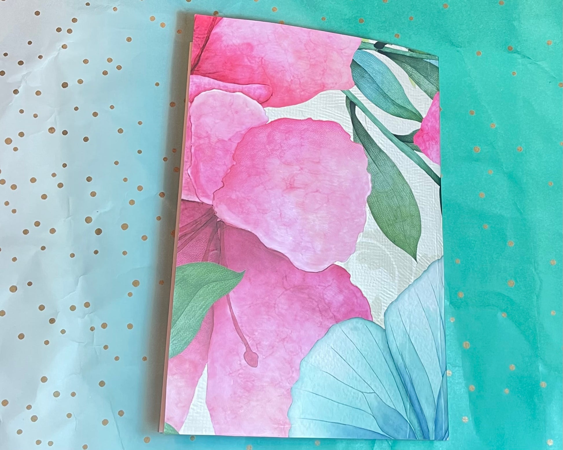 Whether you're a writer, artist, or simply someone who loves to document their daily life, Floral is the perfect companion for all your adventures. So why settle forJournalJournalFloral